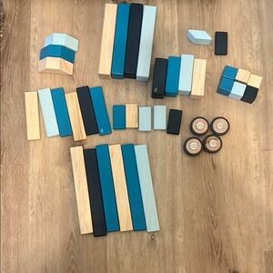 Tegu 40 piece magnetic blocks